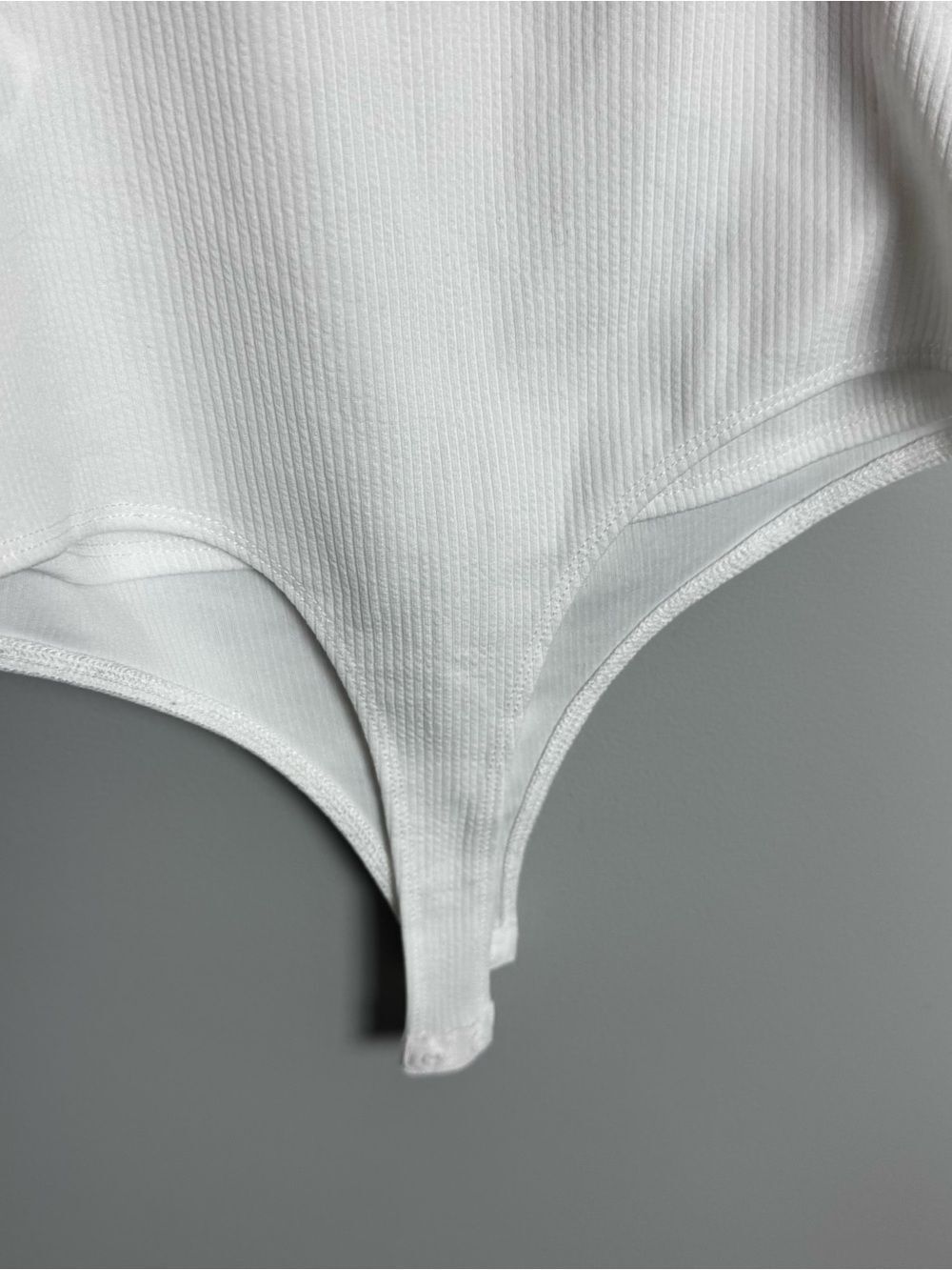 TCEC | White V-Notch Square Neck Tank Top Bodysuit Women’s Size Medium - Picture 10 of 10